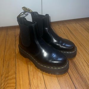 Dr. Marten Chelsea platform boot ( quad 2976)